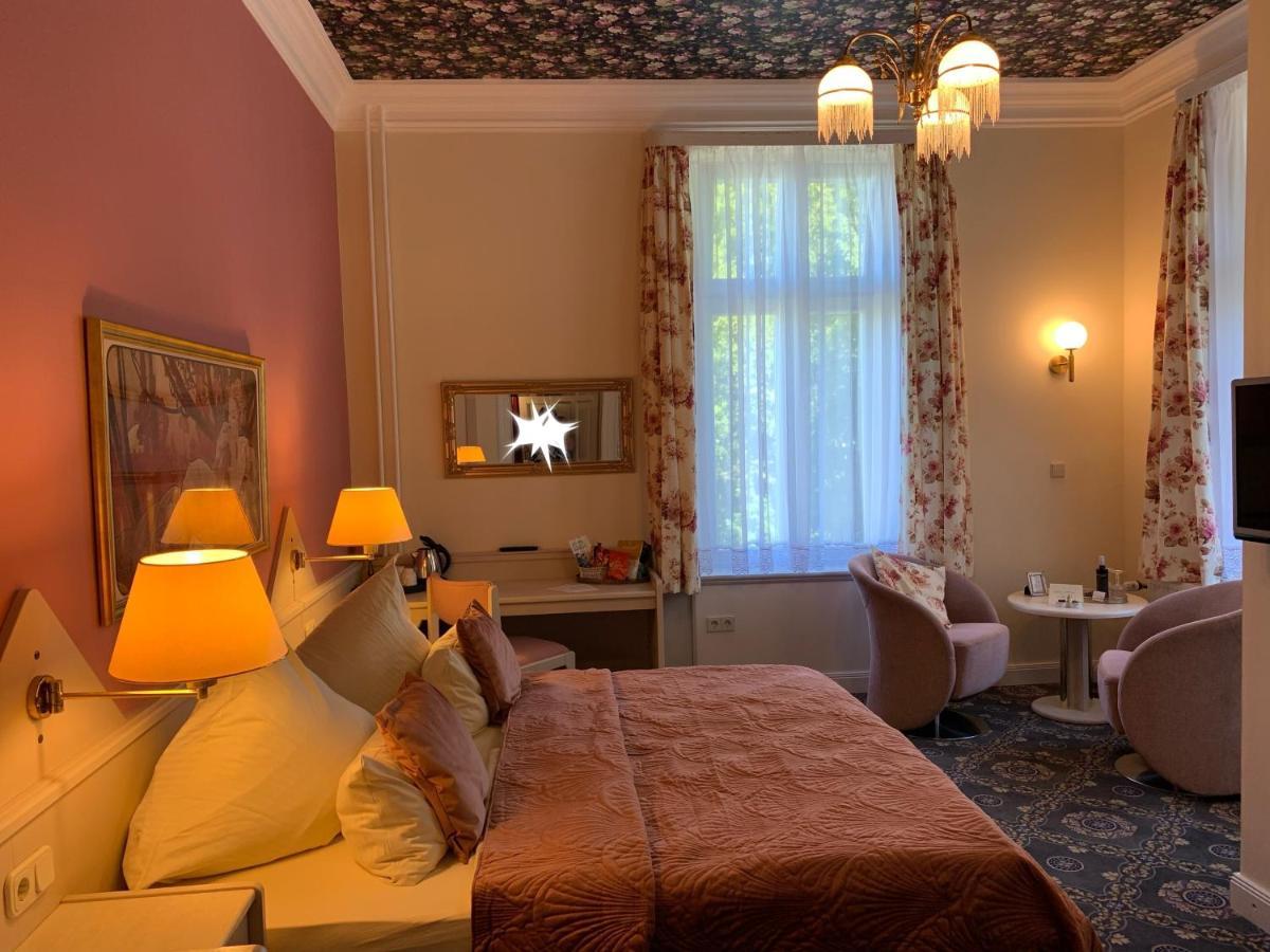 Hotel Seeufer Plön Екстериор снимка