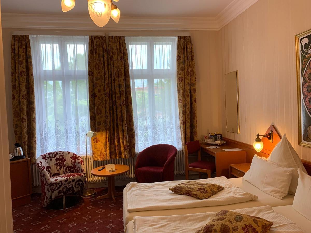 Hotel Seeufer Plön Екстериор снимка