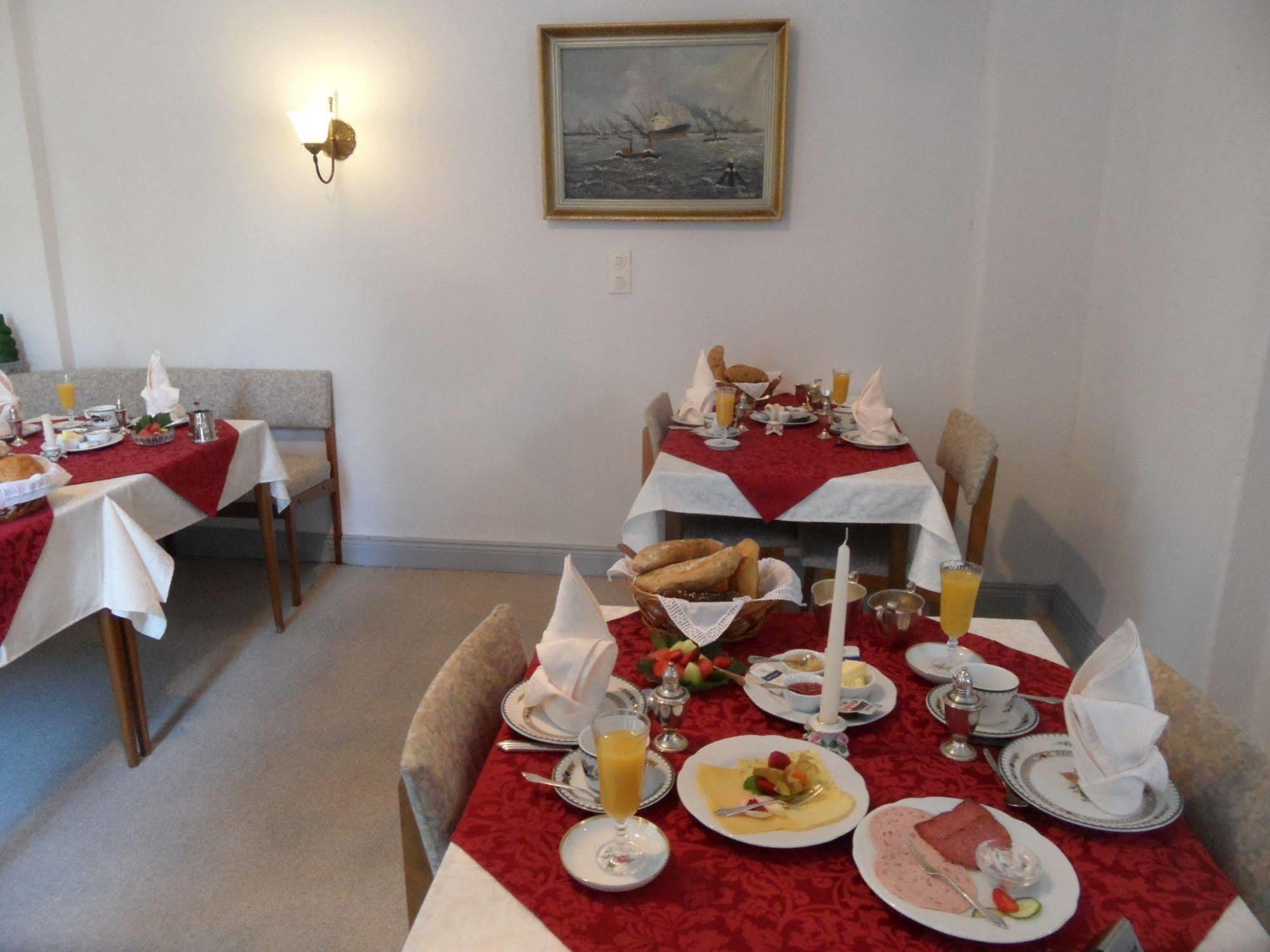 Hotel Seeufer Plön Екстериор снимка