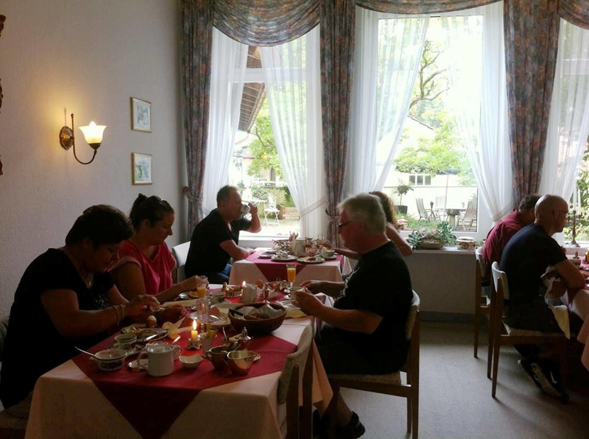 Hotel Seeufer Plön Екстериор снимка