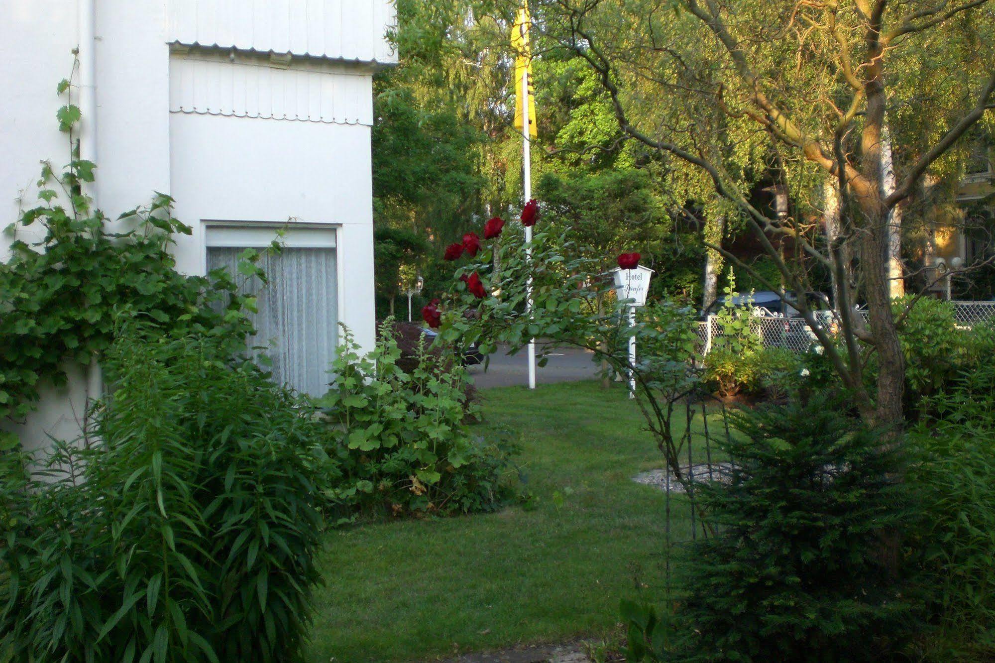Hotel Seeufer Plön Екстериор снимка