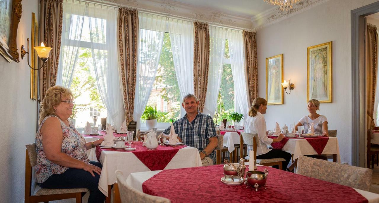Hotel Seeufer Plön Екстериор снимка